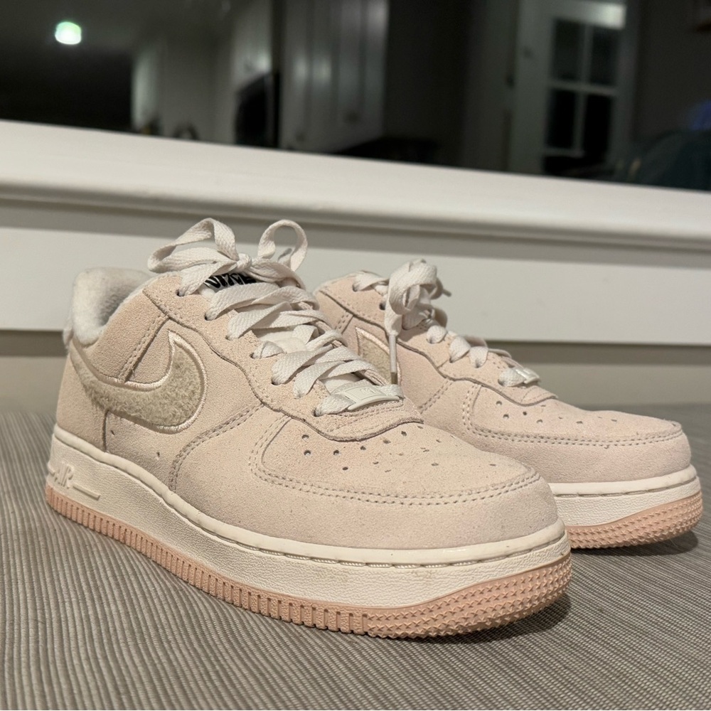 Nike Air Force 1 ‘07 SE “Phanton/Sanddrift Fleece” Sneakers
